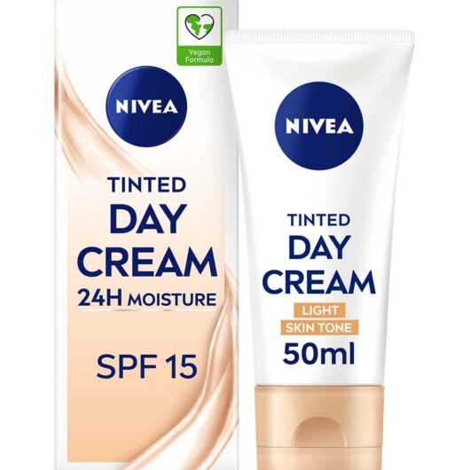 Nivea 24H Moisture Tinted Day Cream With Vitamin E Light Skin Tone Spf15 50ml